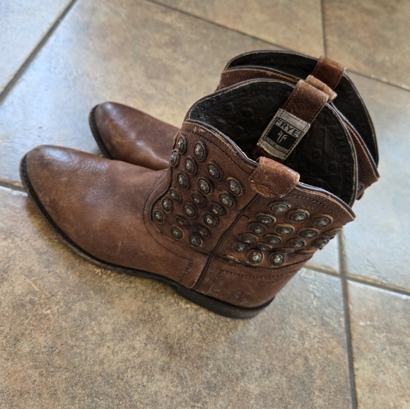 Frye Wyatt Disc Western Boot Womens 6.5 Brown Leather Cognac Studded short - Picture 10 of 13